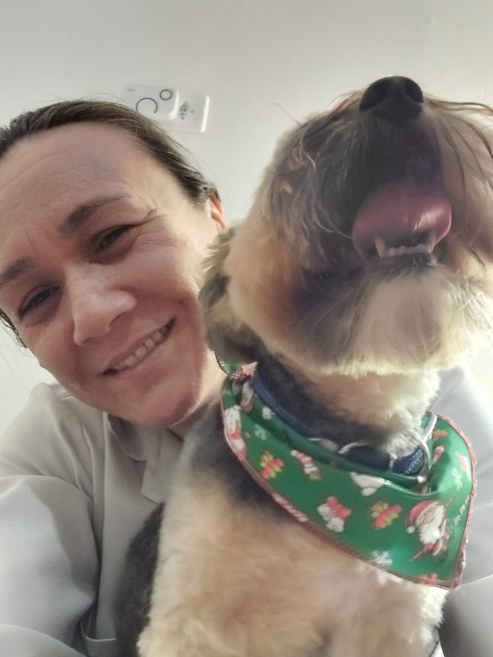 Dra. Patrícia Wong com um pet
